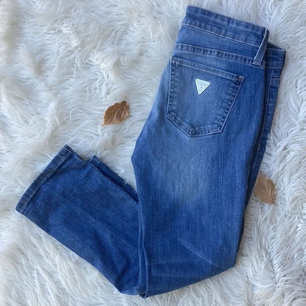 Guess Medium Rise Skinny Distressed Sarah Fit Size 26 - Picture 12 of 12